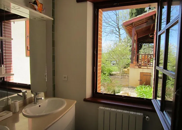 Les D'hotes De Cayrac B&B