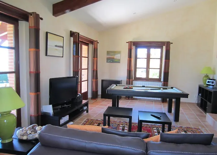 Les D'hotes De Cayrac B&B 3*