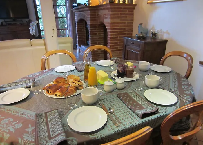 Les D'hotes De Cayrac B&B 3*